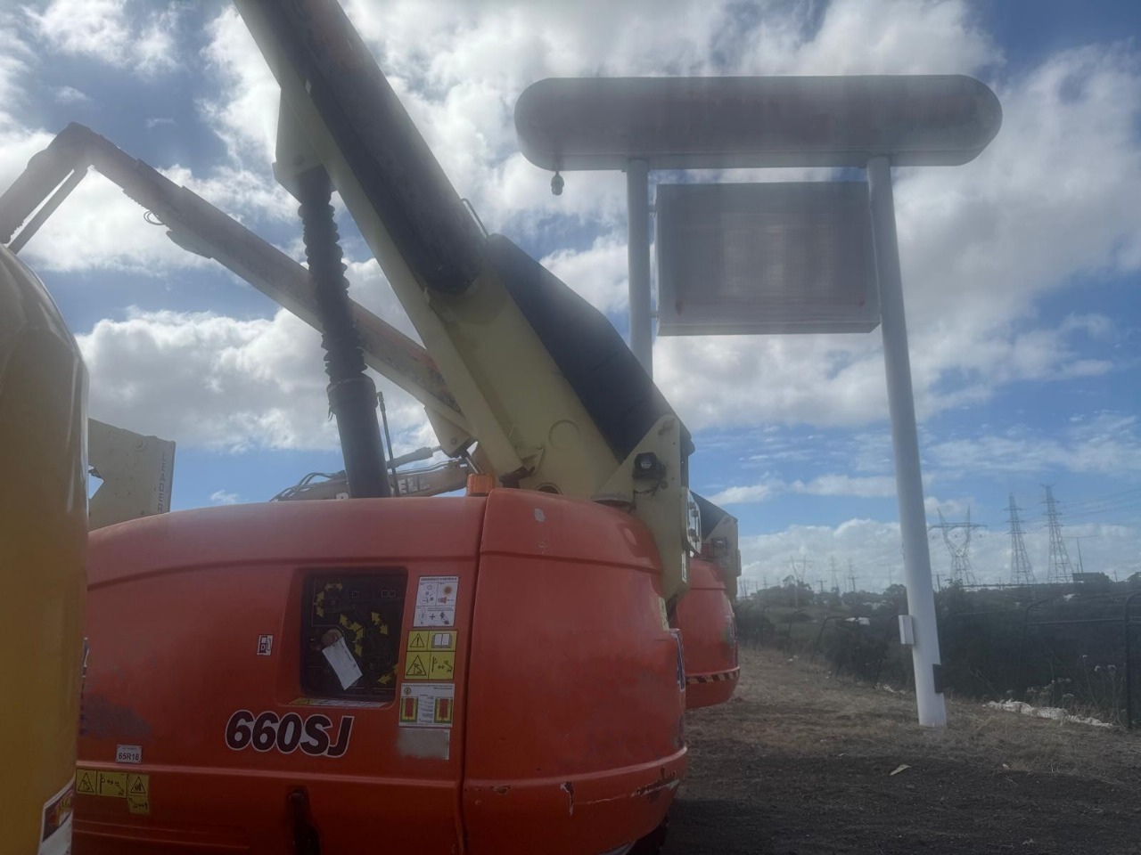 Sold - Scissor Lift - View 2